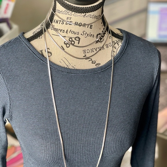 Express layered silver necklace like new - Picture 4 of 8